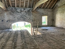 Maison et granges entre Venarey-les-Laumes et Vitteaux (21)