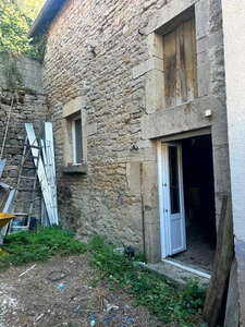 VITTEAUX – MAISON D’ENVIRON 140 M² AVEC JARDIN, DÉPENDANCE ET GRENIER AMÉNAGEABLE