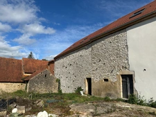 Maison et granges entre Venarey-les-Laumes et Vitteaux (21)