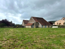 Grange avec grand jardin constructible proche de POUILLY EN AUXOIS (21)