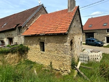 Maison à rénover avec petit jardin proche POUILLY EN AUXOIS