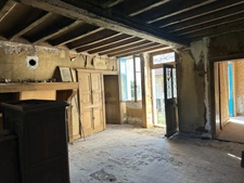 Maison et granges entre Venarey-les-Laumes et Vitteaux (21)