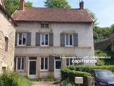 VITTEAUX – MAISON D’ENVIRON 140 M² AVEC JARDIN, DÉPENDANCE ET GRENIER AMÉNAGEABLE