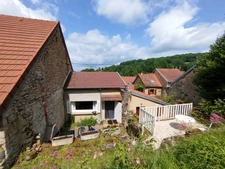 Maison de caractère – Village perché de Bourgogne – 116 m² + greniers – Proche Pouilly-en-Auxois (8 km) – A6, Dijon, Beaune
