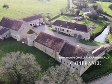 Demeure historique PRECY-SOUS-THIL composée de 15 pièces (390 m²) et 950 m² de dépendances