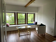 MAISON + GÎTE – 2 HABITATIONS RÉNOVÉES – 4000 m² DE TERRAIN – BORD DE RIVIÈRE – PROCHE TGV PARIS