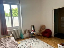 ELEGANTE PROPRIETE AVEC PISCINE, GÎTE INDÉPENDANT ET ESPACE PROFESSIONNEL – POUILLY-EN-AUXOIS CENTRE