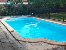 ELEGANTE PROPRIETE AVEC PISCINE, GÎTE INDÉPENDANT ET ESPACE PROFESSIONNEL – POUILLY-EN-AUXOIS CENTRE