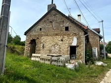 Maison à rénover avec petit jardin proche POUILLY EN AUXOIS