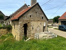 Maison à rénover avec petit jardin proche POUILLY EN AUXOIS