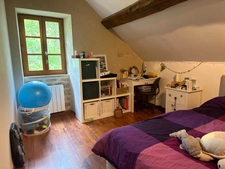 MAISON + GÎTE – 2 HABITATIONS RÉNOVÉES – 4000 m² DE TERRAIN – BORD DE RIVIÈRE – PROCHE TGV PARIS