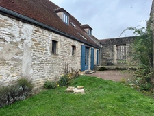 Historic residence PRECY-SOUS-THIL comprising 15 rooms (390 m²) and 950 m² of outbuildings
