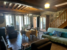 Maison de caractère – Village perché de Bourgogne – 116 m² + greniers – Proche Pouilly-en-Auxois (8 km) – A6, Dijon, Beaune