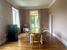 ELEGANTE PROPRIETE AVEC PISCINE, GÎTE INDÉPENDANT ET ESPACE PROFESSIONNEL – POUILLY-EN-AUXOIS CENTRE