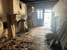 Maison à vendre avec grange attenante et terrain VITTEAUX (21)