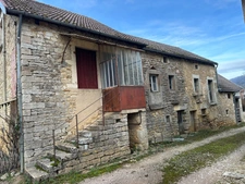 Entre VITTEAUX et SOMBERNON - ensemble immobilier à restaurer