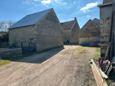 Entre VITTEAUX et SOMBERNON - ensemble immobilier à restaurer