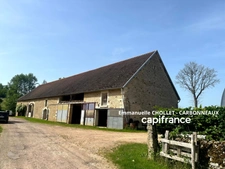 ENSEMBLE DE GRANGES ET TERRES – PLUS DE 7 HECTARES – ENTRE POUILLY-EN-AUXOIS ET SAULIEU