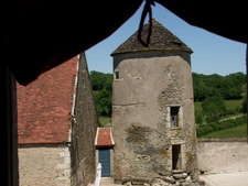 Historic residence PRECY-SOUS-THIL comprising 15 rooms (390 m²) and 950 m² of outbuildings