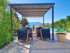 Exceptional villa with lake view, swimming pool and high-end amenities
