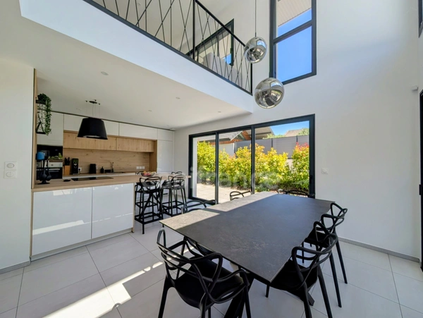 Maison récente à vendre 4 pièces de 123 m² avec jardin 