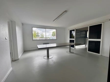 ÉVREUX (27) – RARE À LA LOCATION : BÂTIMENT D'ACTIVITÉ ET LOGISTIQUE DE 1 500 M² SUR TERRAIN PRIVATIF DE 3 679 M²