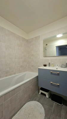 APPARTEMENT 4 PIECES - 3 CHAMBRES - TERRASSE DE 17 M²