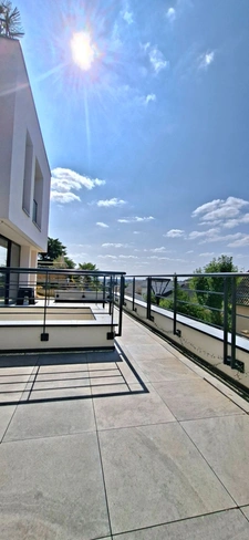 MAISON CONTEMPORAINE D'EXCEPTION AVEC STUDIO