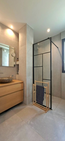 MAISON CONTEMPORAINE D'EXCEPTION AVEC STUDIO
