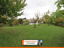 Maison en pierre à la campagne avec studio indépendant, piscine couverte et grand jardin.(47330)