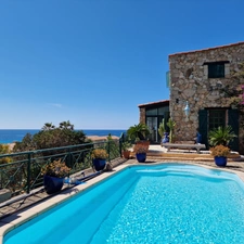 Dpt Corse du Sud (20), à vendre à Tizzano, maison de caractère de 170 m² - Terrain de 1 000 m² avec dépendance et piscine 