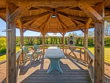 Propriété avec hangar et 4 800 m² de terrain