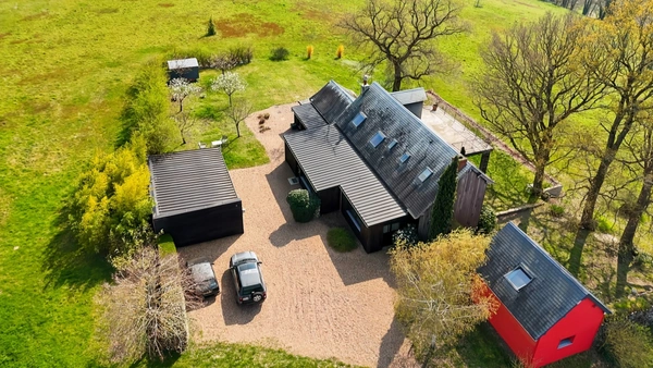 Exception en pleine nature – Propriété avec 3,7 hectares et vue panoramique