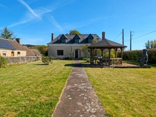 Propriété avec hangar et 4 800 m² de terrain