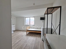 Chambre 14 m² avec salle d'eau et WC privatifs – Colocation meublée – 420 € CC – Roubaix