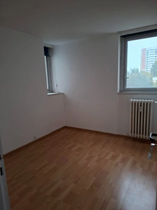 Un espace lumineux à façonner selon vos envies — rare 4 chambres au cœur de la vie urbaine.