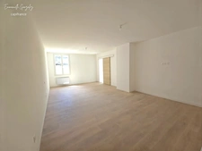 Maison de caractère entièrement rénovée 200m² avec 5 chambres ROUJAN (34)