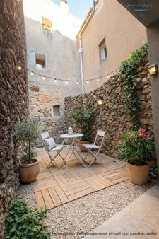 Maison de village avec cour à SAINT THIBERY (34)