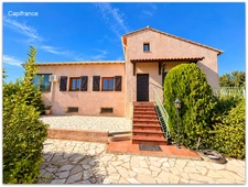 Large family villa of 204 m² with independent apartment, 2,178 m² plot suitable for a swimming pool and unobstructed views - Roujan (34320)