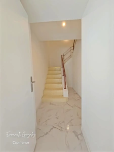 Maison de caractère entièrement rénovée 200m² avec 5 chambres ROUJAN (34)