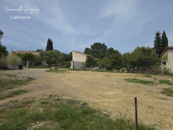 Terrain viabilisé constructible de 388 m² FOUZILHON (34)