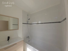 Fully renovated character house, 200m², ROUJAN (34)