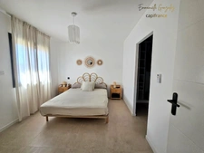 Contemporary house, 105 m², 5 rooms, ROUJAN (34)
