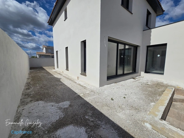 Villa contemporaine 150 m² à BASSAN (34)