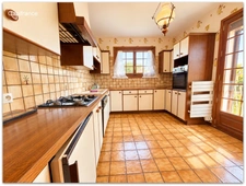 Large family villa of 204 m² with independent apartment, 2,178 m² plot suitable for a swimming pool and unobstructed views - Roujan (34320)