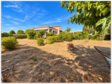 Large family villa of 204 m² with independent apartment, 2,178 m² plot suitable for a swimming pool and unobstructed views - Roujan (34320)