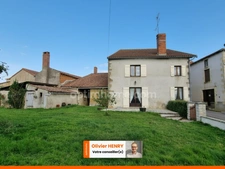  Ensemble de caractère composé de deux maisons mitoyennes et communicantes, environ 220 m² habitables, sur un terrain de 2 213 m².
