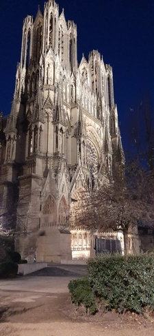 LOCATION NO. 1 REIMS – RESTAURANT BRASSERIE (WALLS & BUSINESS)