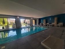 MARNE (51) – Walls & Business: Renowned 4-Star Hotel-Spa-Restaurant – Prime Location UNESCO Heritage Site