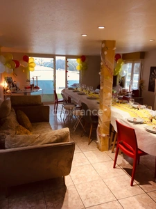 Our favorite: Fully equipped houseboat – Your future haven on the water